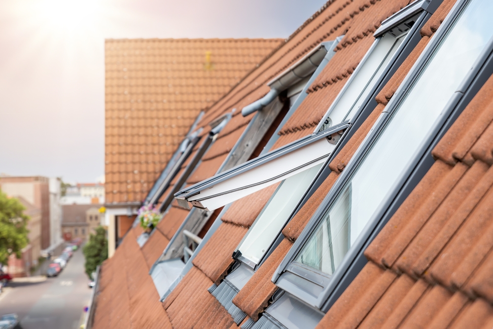 Fenêtre de toit, vélux à Auvers-sur-Oise 95760 (Val d'Oise) Installation et le remplacement de fenêtre de toit, type velux . Devis fenêtre de toit gratuit à Auvers-sur-Oise 95760 (Val d'Oise)